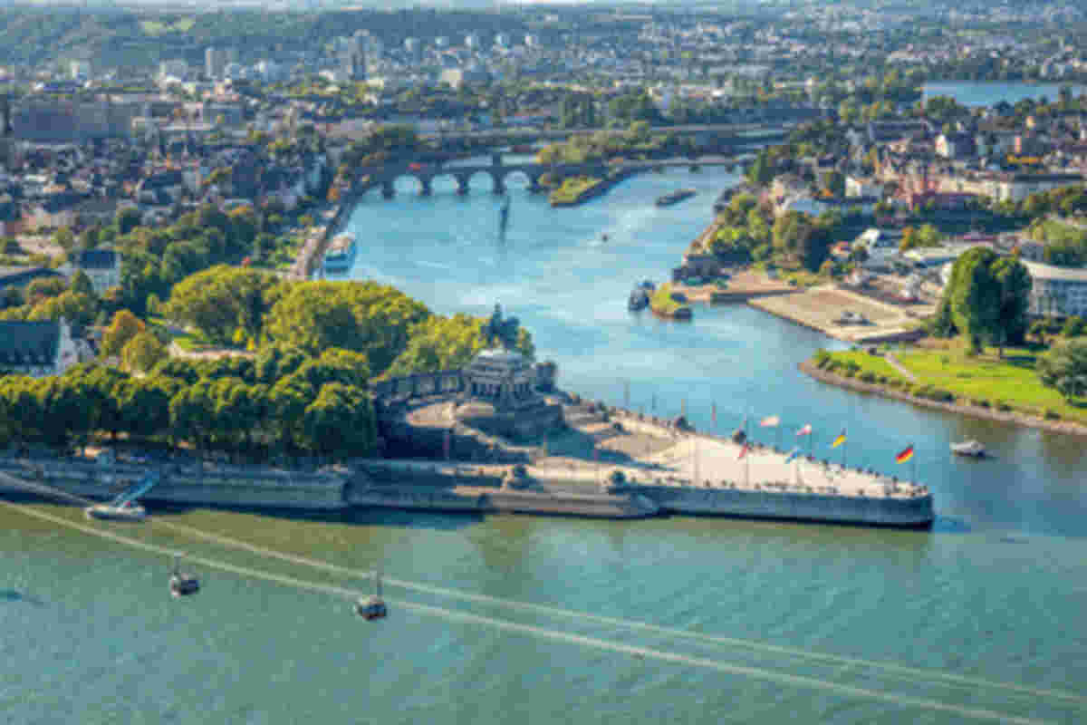 Luftansicht auf das Deutsche Eck in Koblenz